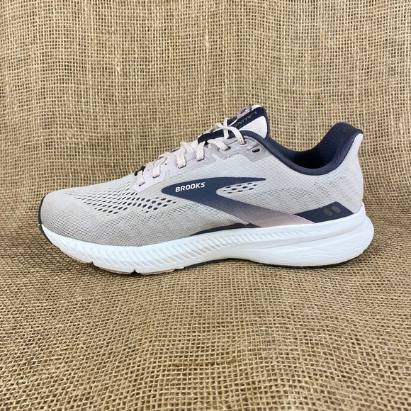 🛑SOLD🛑    Brooks running shoes Launch size 9.5 b - Picture 2 of 12